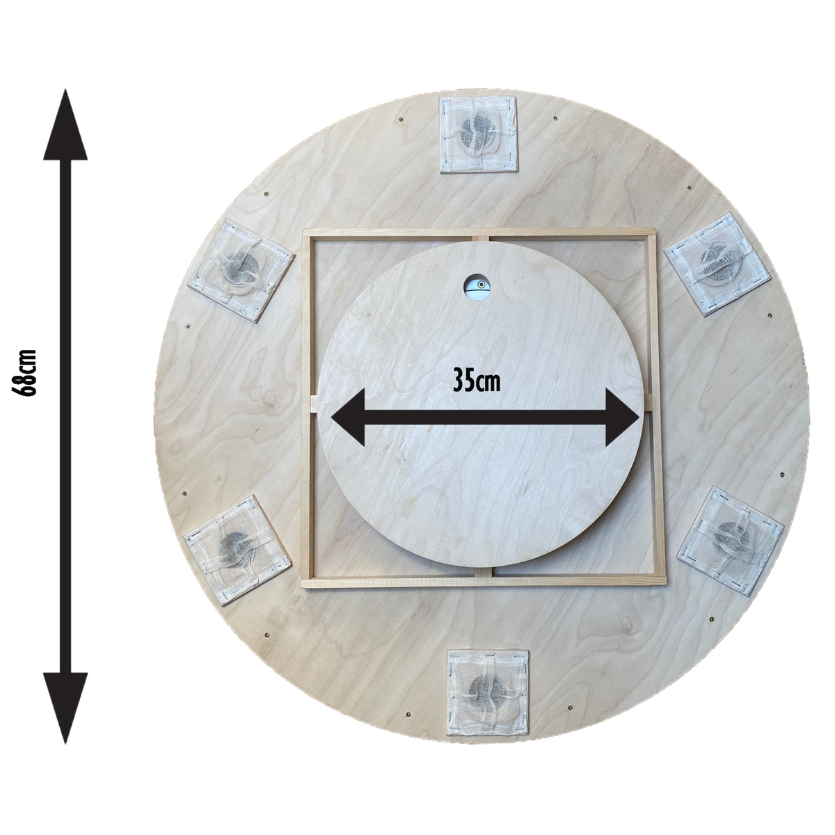 Unterseite des Carrooka Carrom360 Bretts mit Maßen: 68 cm Durchmesser, 35 cm Drehteller